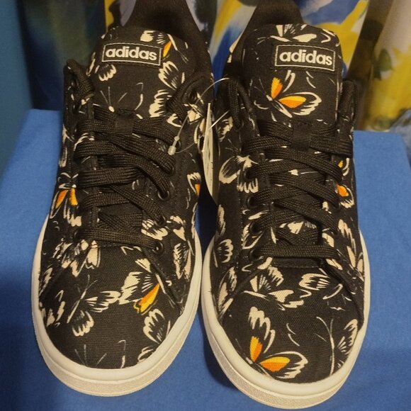 Brand New BUTTERFLY ADIDAS - Picture 5 of 5